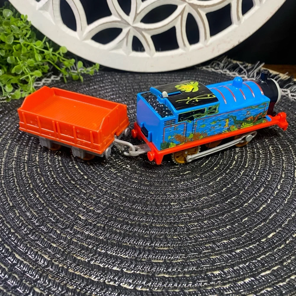 Mattel 2013 Motorized Jungle Thomas with Red Car Thomas and Friends Track-master